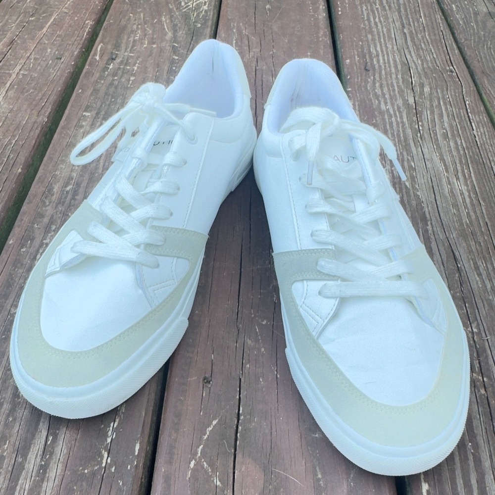 Nautica Low Top Sneakers Mens Size 12 White Grey Casual Lace Up Shoes Excellent